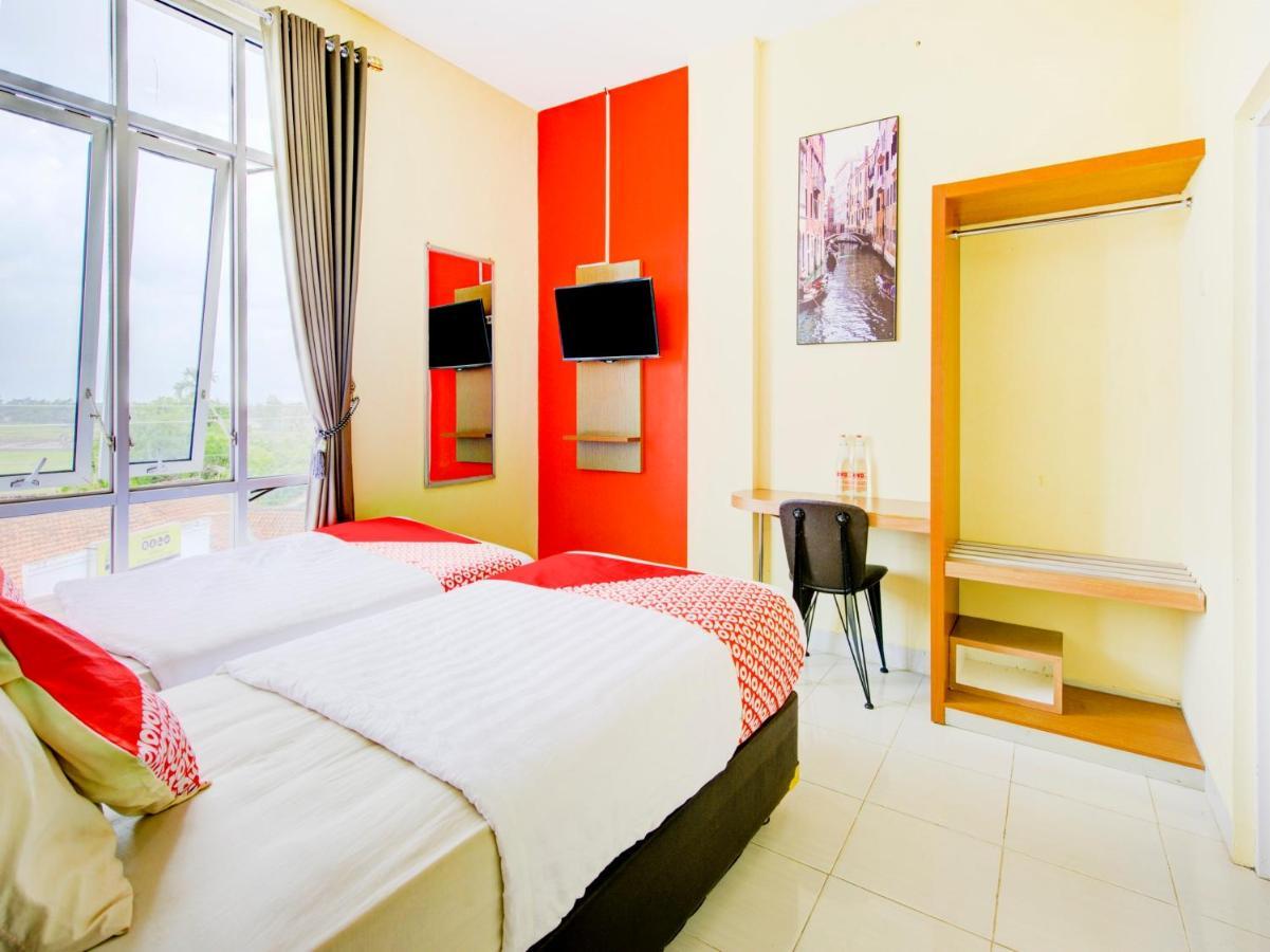 Oyo 3746 Double Tree Guesthouse Purwokerto Exterior foto