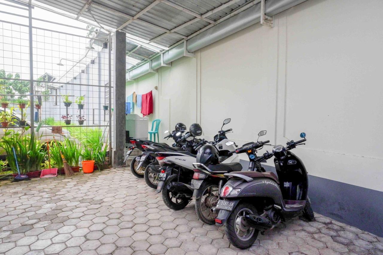 Oyo 3746 Double Tree Guesthouse Purwokerto Exterior foto